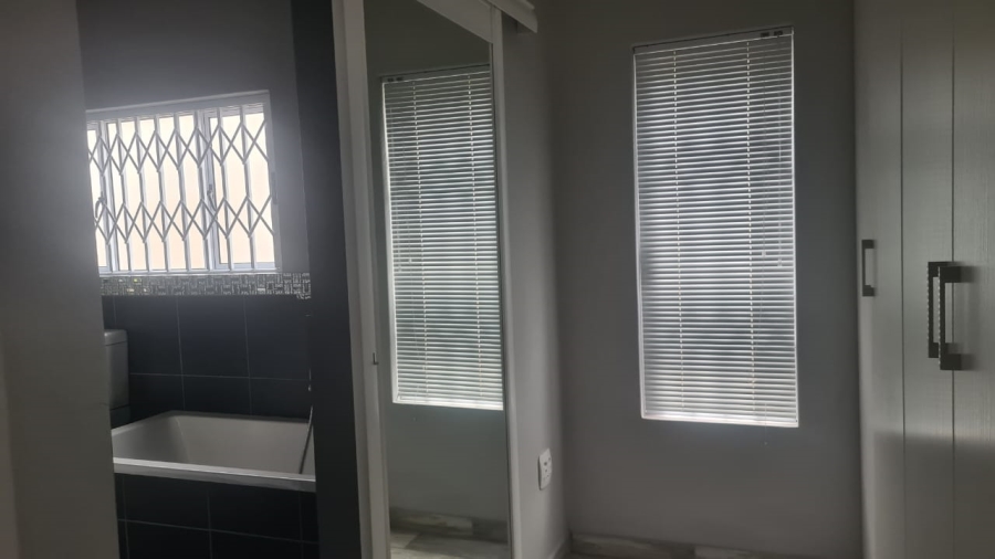 2 Bedroom Property for Sale in Dana Bay Western Cape